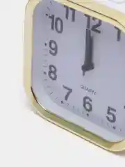 Желтый будильник электронный, 11 х 11 х 4 см