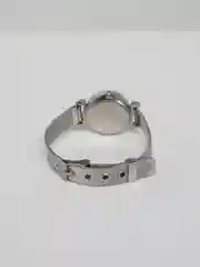 Черный женские наручные часы с металическим ремешком
