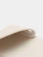 Белый футляр для очков
