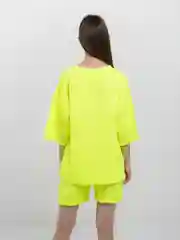Желтый женский костюм, шорты и футболка