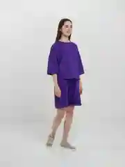Фиолетовый женский костюм, шорты и футболка