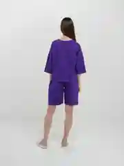 Фиолетовый женский костюм, шорты и футболка