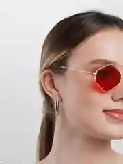 Алый солнцезащитные очки, в форме ромба