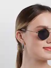 Черный солнцезащитные очки, в форме ромба