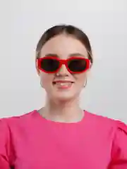 Красный женские стильные солнцезащитные очки прямоугольной формы с объемным узором на дужках