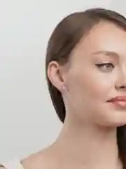 Сиреневый серьги-гвоздики с крупным камнем Swarovski