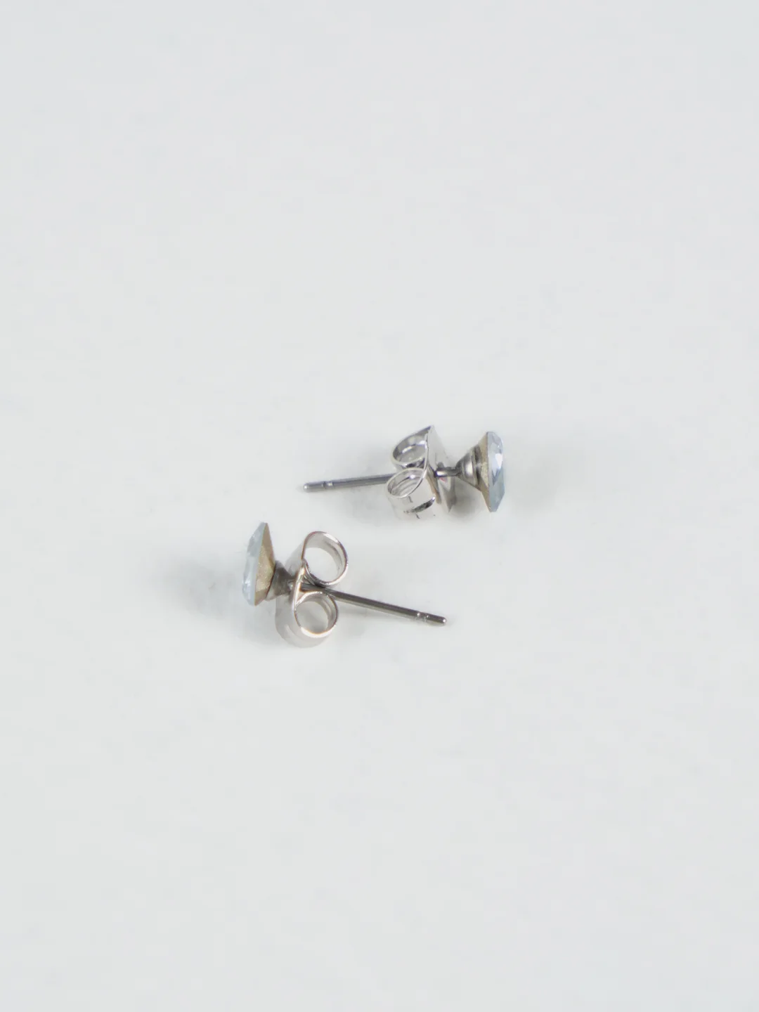 Серебряный серьги-гвоздики Swarovski Xuping