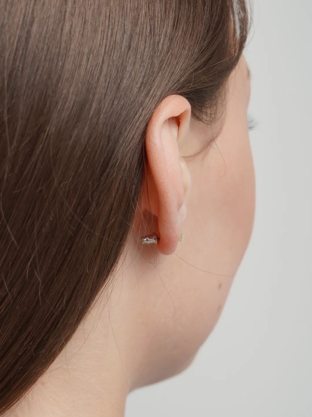 Лесной зеленый серьги-гвоздики Swarovski Xuping