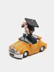Фигурка "Школьник на желтом авто с букетом"