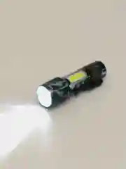 Зелёный хаки аккумуляторный карманный фонарик с usb в кейсе