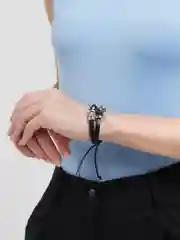 Черный браслет