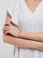 Золотой браслет красная нить
