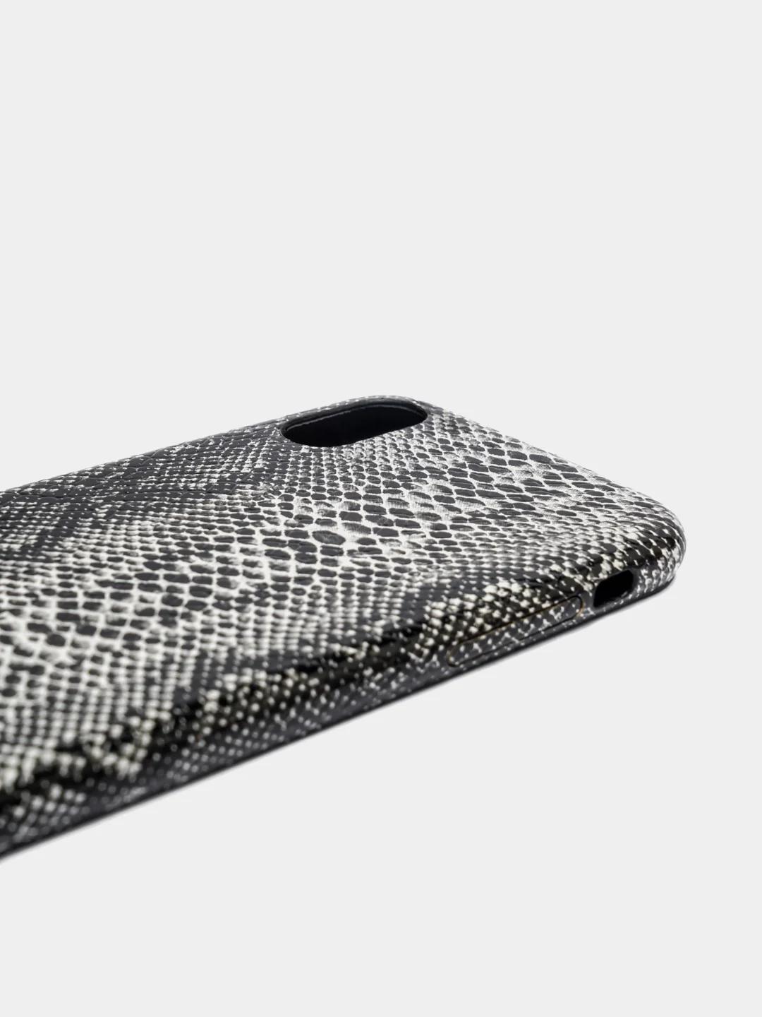 Серый чехол под кожу змеи для iPhone 7/8 / iPhone X