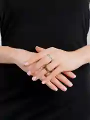 Черный набор колец из смолы и бусин, 2 штуки