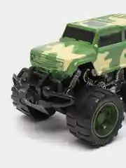 Зеленый машина инерционная