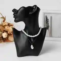 Бюст для украшений, пол-лица, отверстие под серьгу, 18 х 5 х 26 см, цвет чёрный