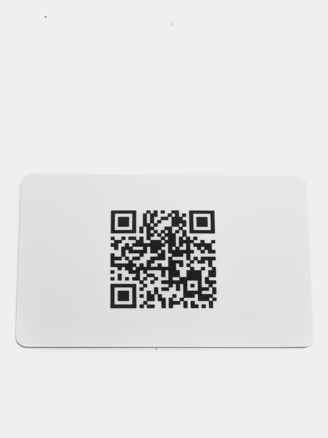 Белый умная визитка Айдот с NFC и QR-кодом