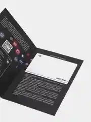 Белый умная визитка Айдот с NFC и QR-кодом
