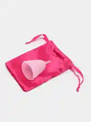 Розовый менструальная чаша с мешочком для хранения