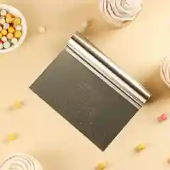 Белый шпатель кондитерский