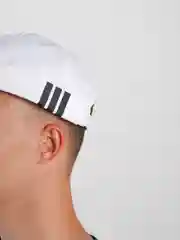 Белый кепка без козырька "Докер"