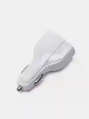 Белый автомобильное зарядное устройство 2 USB и Type C