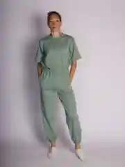 Зелёный хаки костюм для спорта и повседневных прогулок
