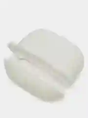 Белый силиконовый чехол для наушников Apple Airpods 3 с карабином в комплекте