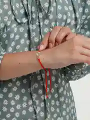 Серый меланж браслет "Красная нить"