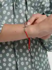 Серый металлик браслет "Красная нить"