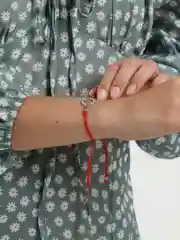 Хром браслет красная нить
