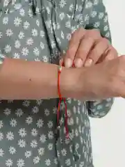 Черный браслет "Красная нить"