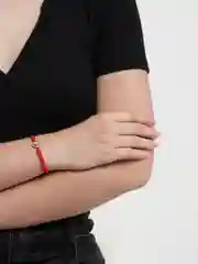 Серый браслет "Красная нить"