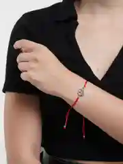 Серый браслет "Красная нить"