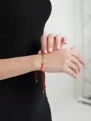 Серебряный браслет "Красная нить"