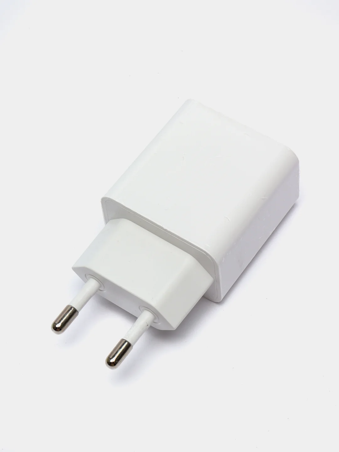 Сетевое зарядное устройство Denmen DC02 с проводом Type-C, microUSB, Lightning, 2.4 A