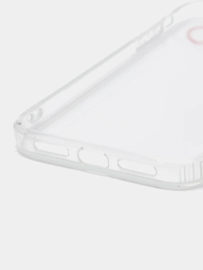 Алый чехол на iPhone 4