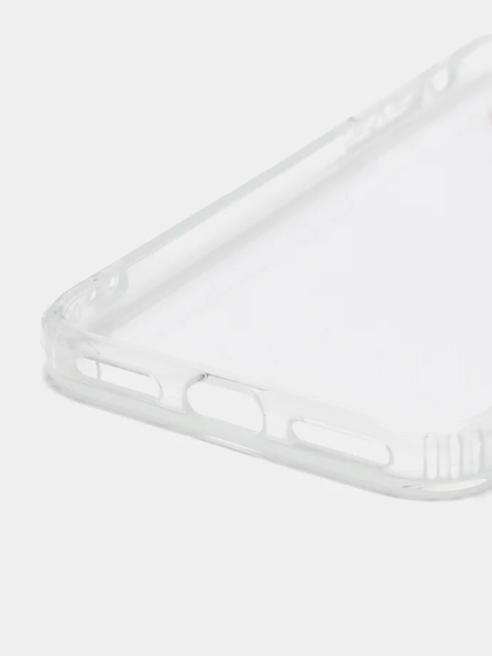 Алый чехол на iPhone 4