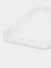 Алый чехол на iPhone 4