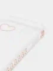 Алый чехол на iPhone 4