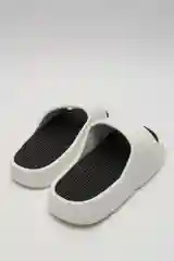 Черный шлепанцы женские