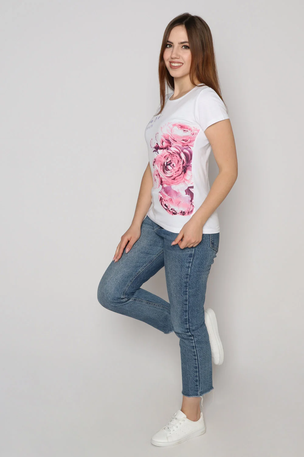 Белый женская футболка "Pink", с принтом, 100% хлопок. На девушку