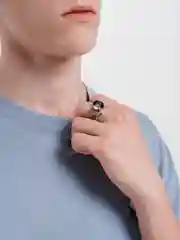 Белый перстень с вставкой, безразмерный