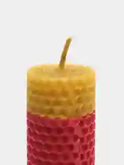 Алый свеча из вощины