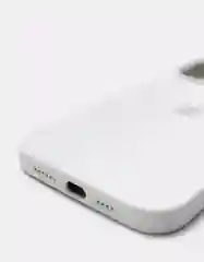 Белый силиконовый защитный чехол для iPhone 13 с закрытым низом