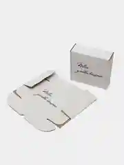 Белый коробка из микрогофрокартона 16*16*6 см самосборная 2шт, подарочная "Твоя улыбка бесценна"