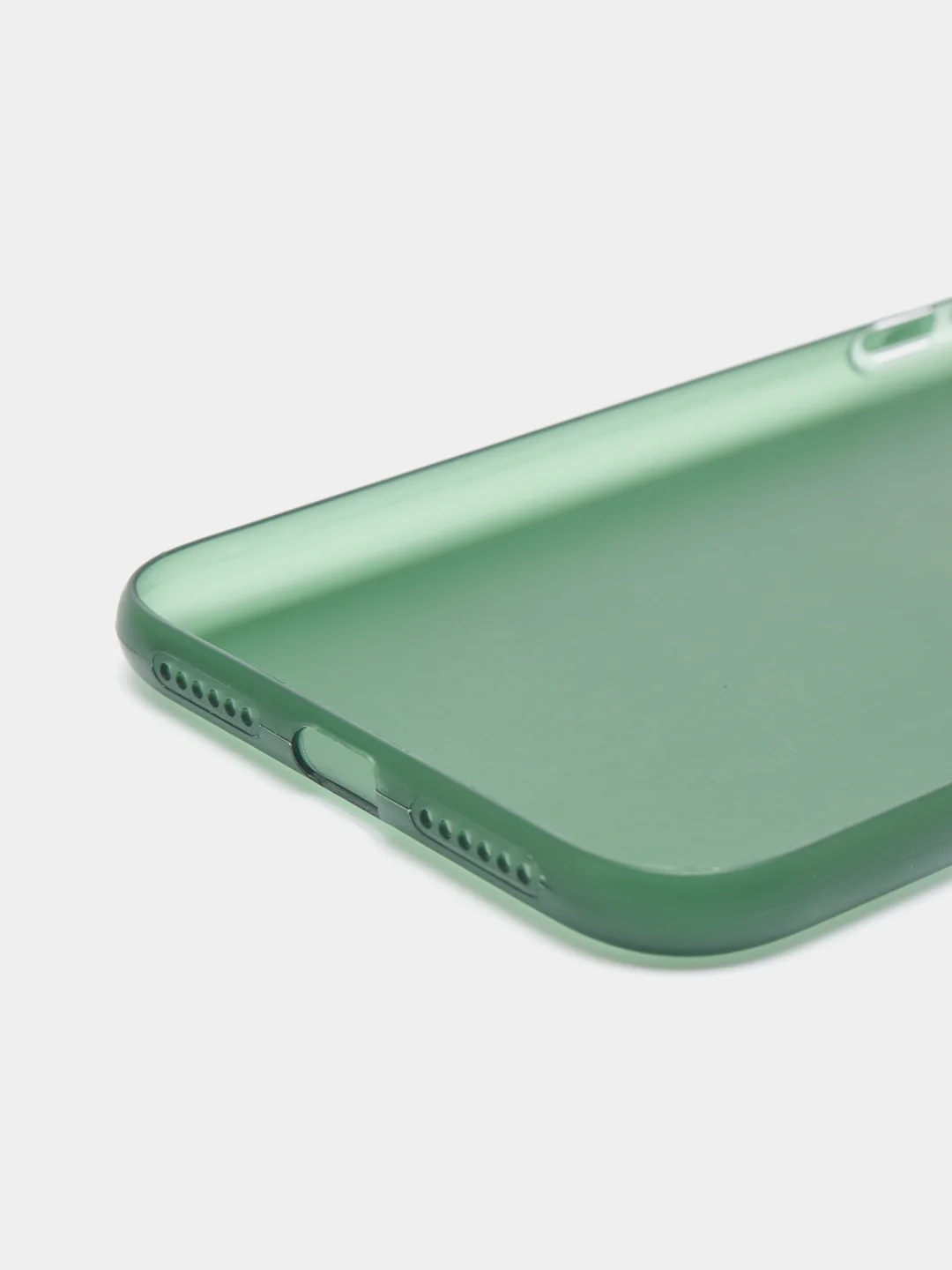 Зеленый чехол для iPhone 11 пластиковый матовый ультратонкий с защитой камеры