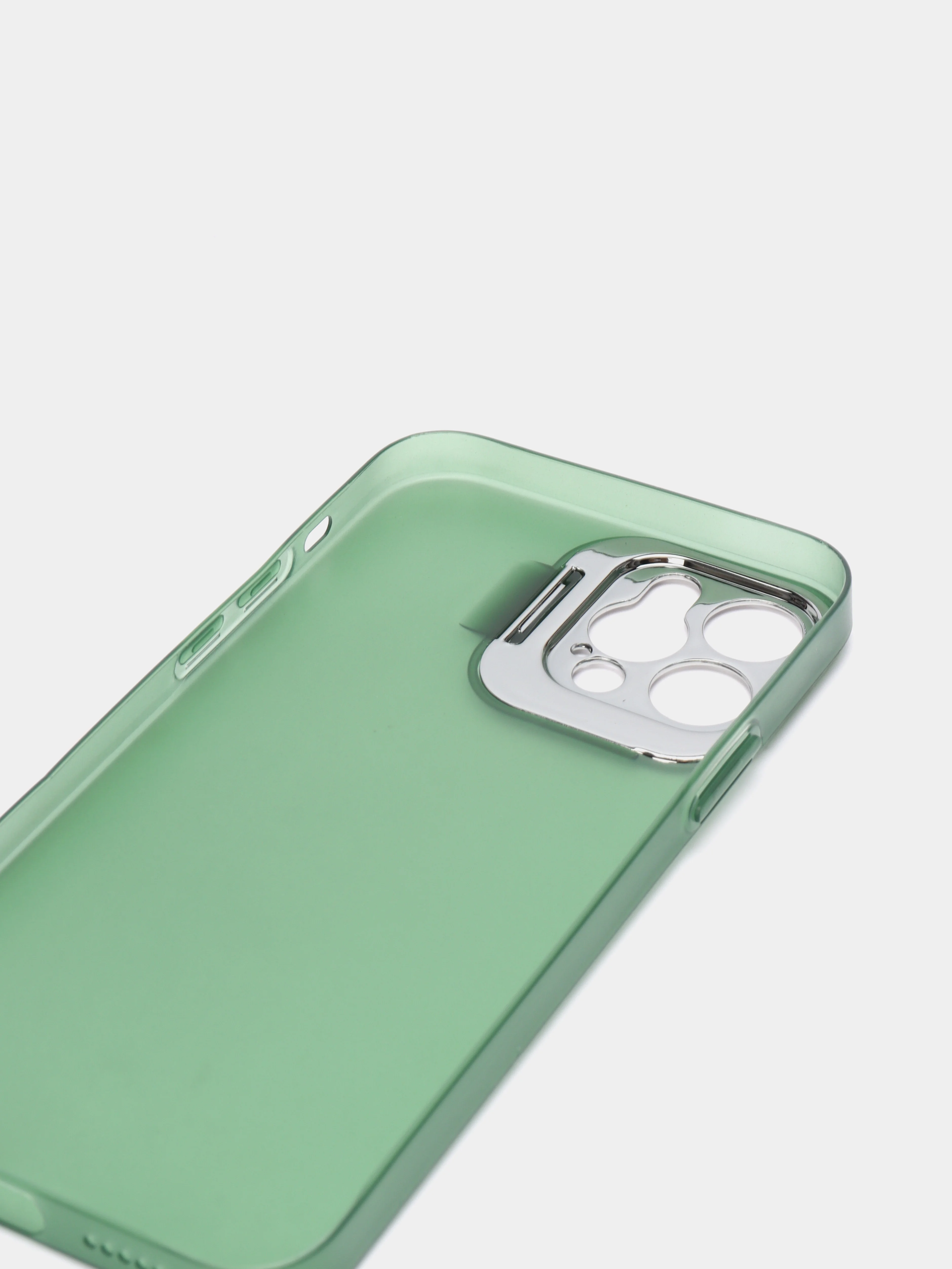Зеленый чехол для iPhone 12 Pro пластиковый матовый ультратонкий с защитой камеры