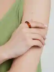 Желтый акриловое кольцо