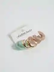 Бежевый набор сережек